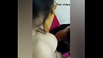 Малышка в полосатых колготочках скачет на пенисе
